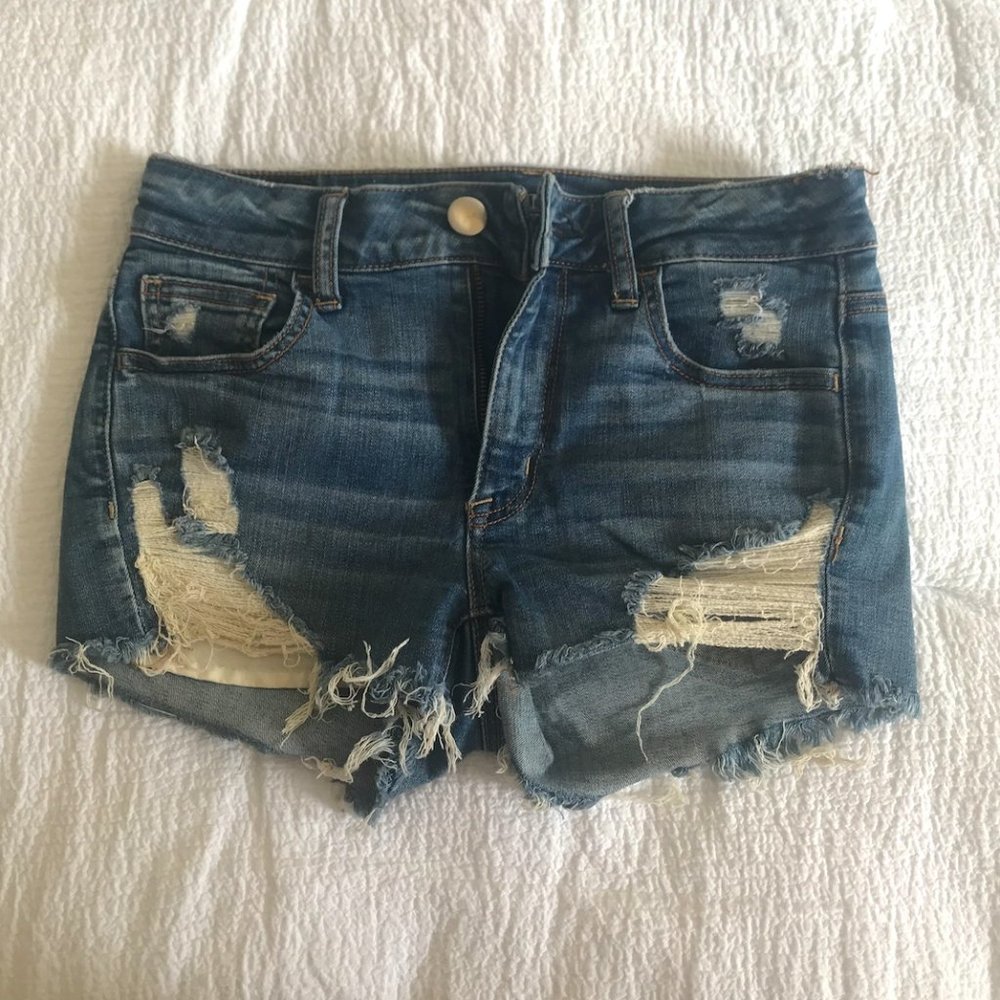AMERICAN EAGLE DISTRESSED DENIM SHORTS